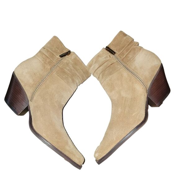 Vince Camuto NWOT Nerlinji Light Cognac Brown Suede Ankle Booties Size 9.5 - Picture 7 of 12